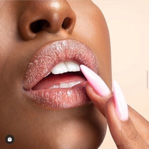 ONLY 2 LEFT!! Sara Happ The Lip Scrub 💋